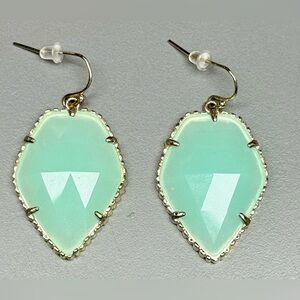 Kendra Scott Corley Gold Earrings in Chalcedony